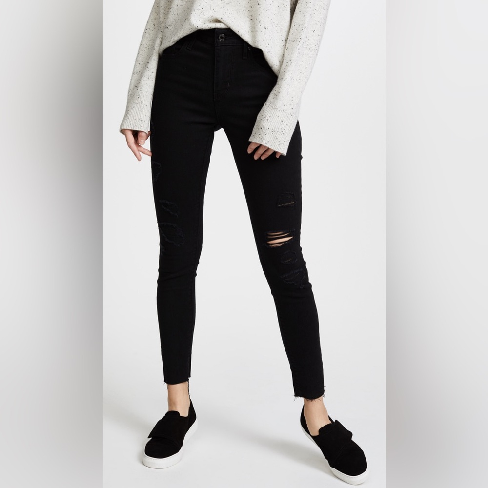 Levi Black 721 Highrise Skinny Ripped Jeans Size: 31